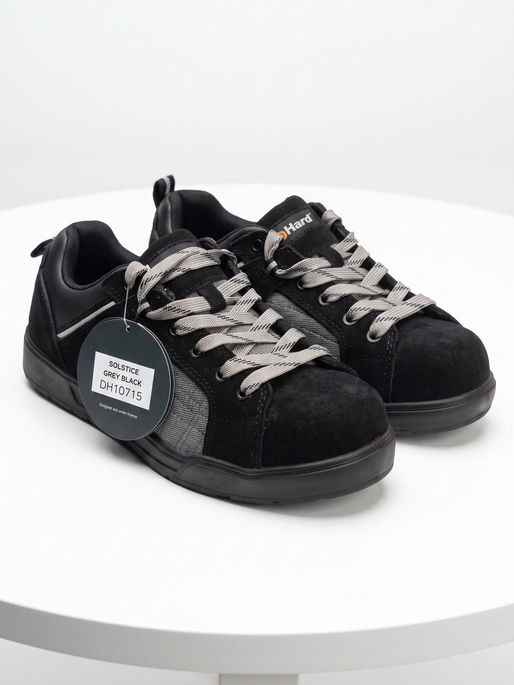 Die Hard Solstice Men’s Low-Top Sneakers in Black with Grey Laces